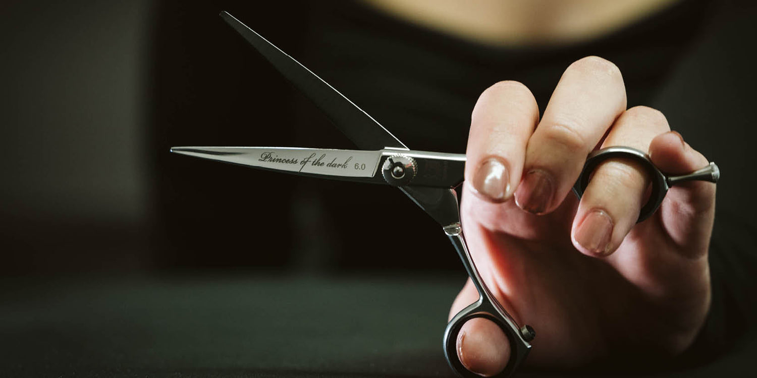 DIAVOLO-PRINCESS-OF-THE-DARK-6.0-Schneideschere-Scherenschmiede-dfa-Deutsche-Friseur-Akademie