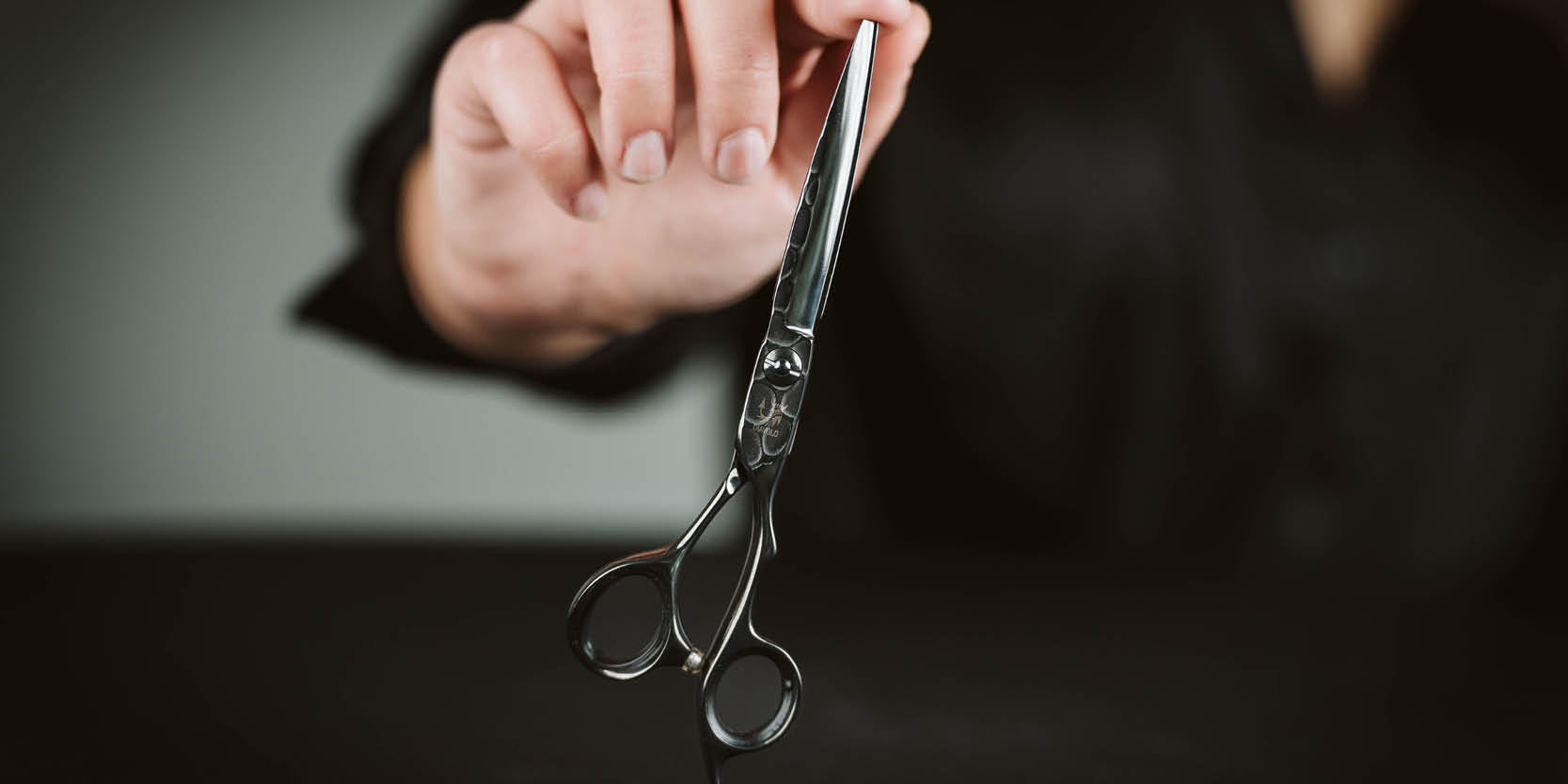 DIAVOLO-THE-ROCK-6.0-Schneideschere-Scherenschmiede-dfa-Deutsche-Friseur-Akademie