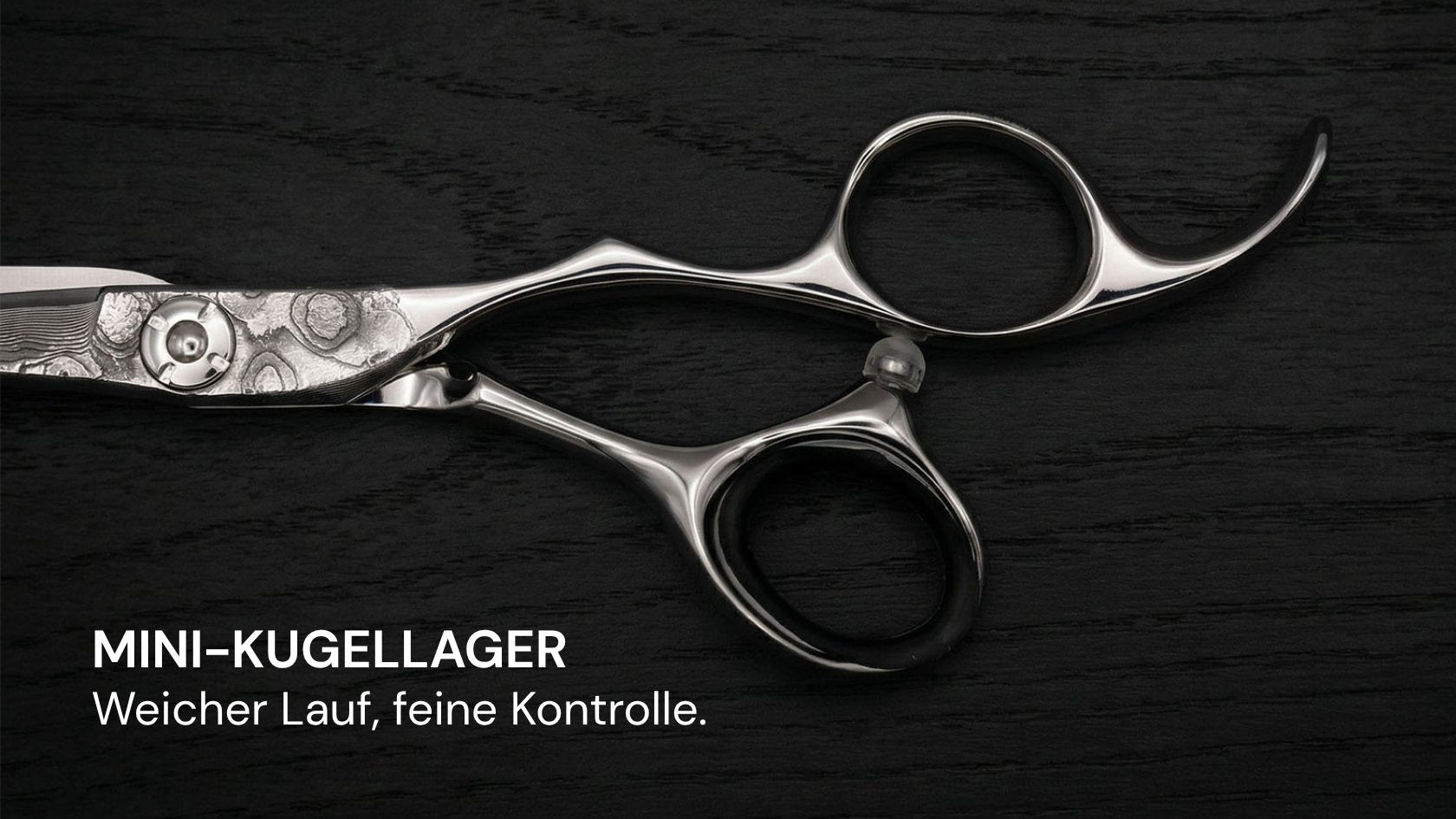 Friseurschere "Damast 5.5" – Präzision trifft Perfektion von SHIDOSHA mit feinem Mini-Kugellager für sanften Lauf.