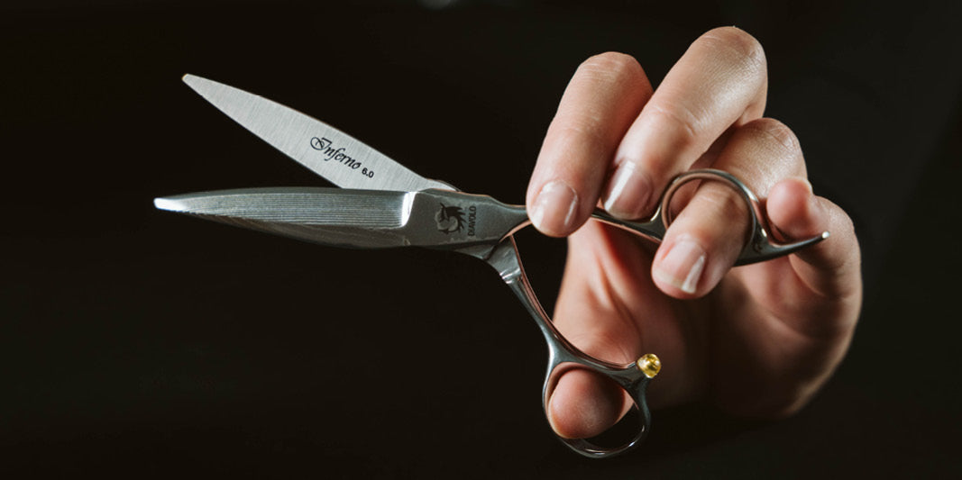 Friseurschere "Damast Inferno" – Intensive Leidenschaft