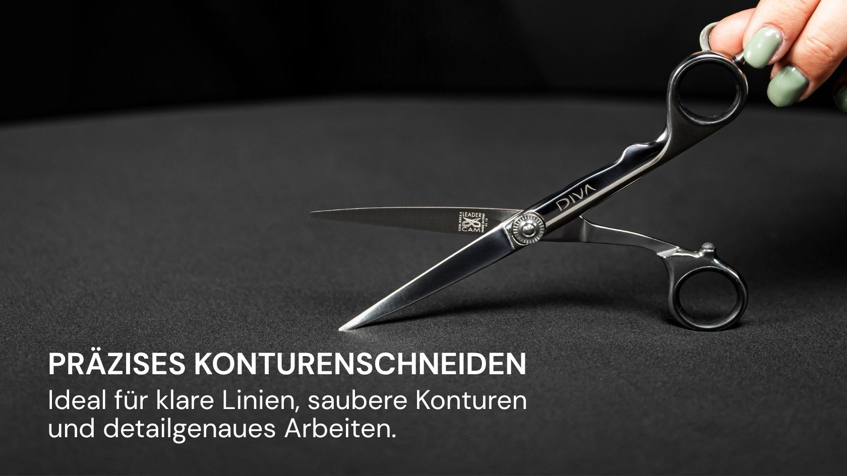 Friseurschere "Diva" – Ausdruck von Stil und Selbstbewusstsein von LEADER mit präziser Schneidtechnik für klare Konturen.