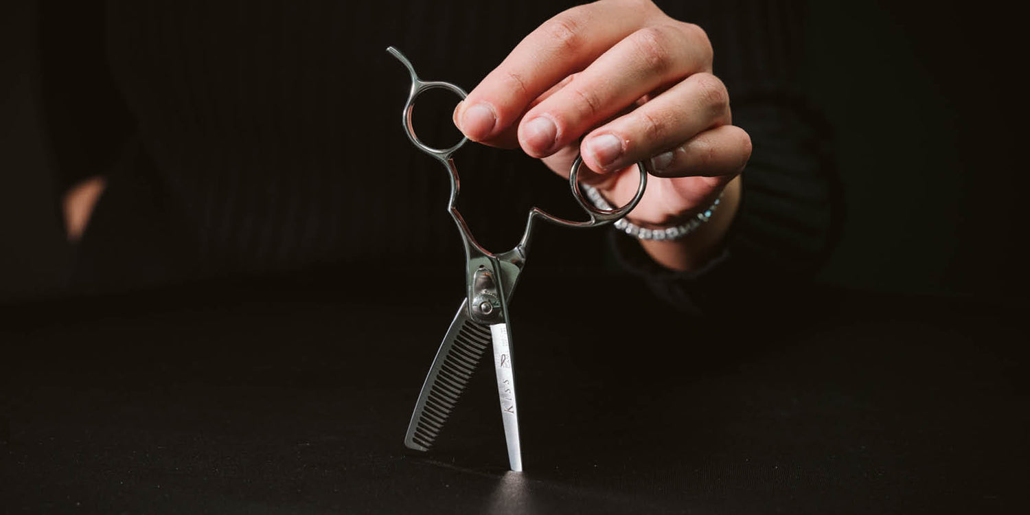 Friseurschere "Kiss Thinner" – Makellose Sanftheit