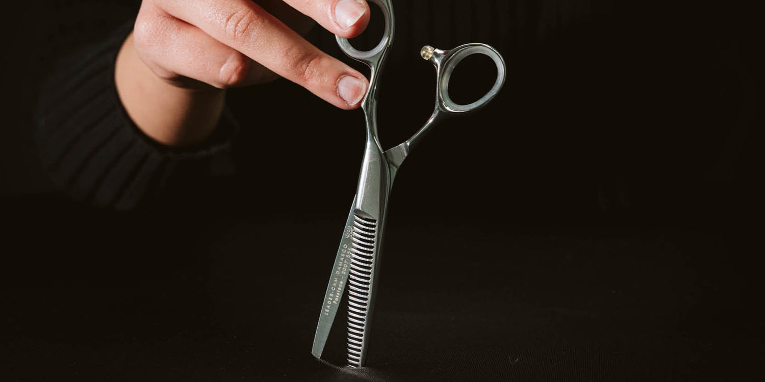 Friseurschere "Passione Damast Lefty Thinner" – Perfekte Kontrolle