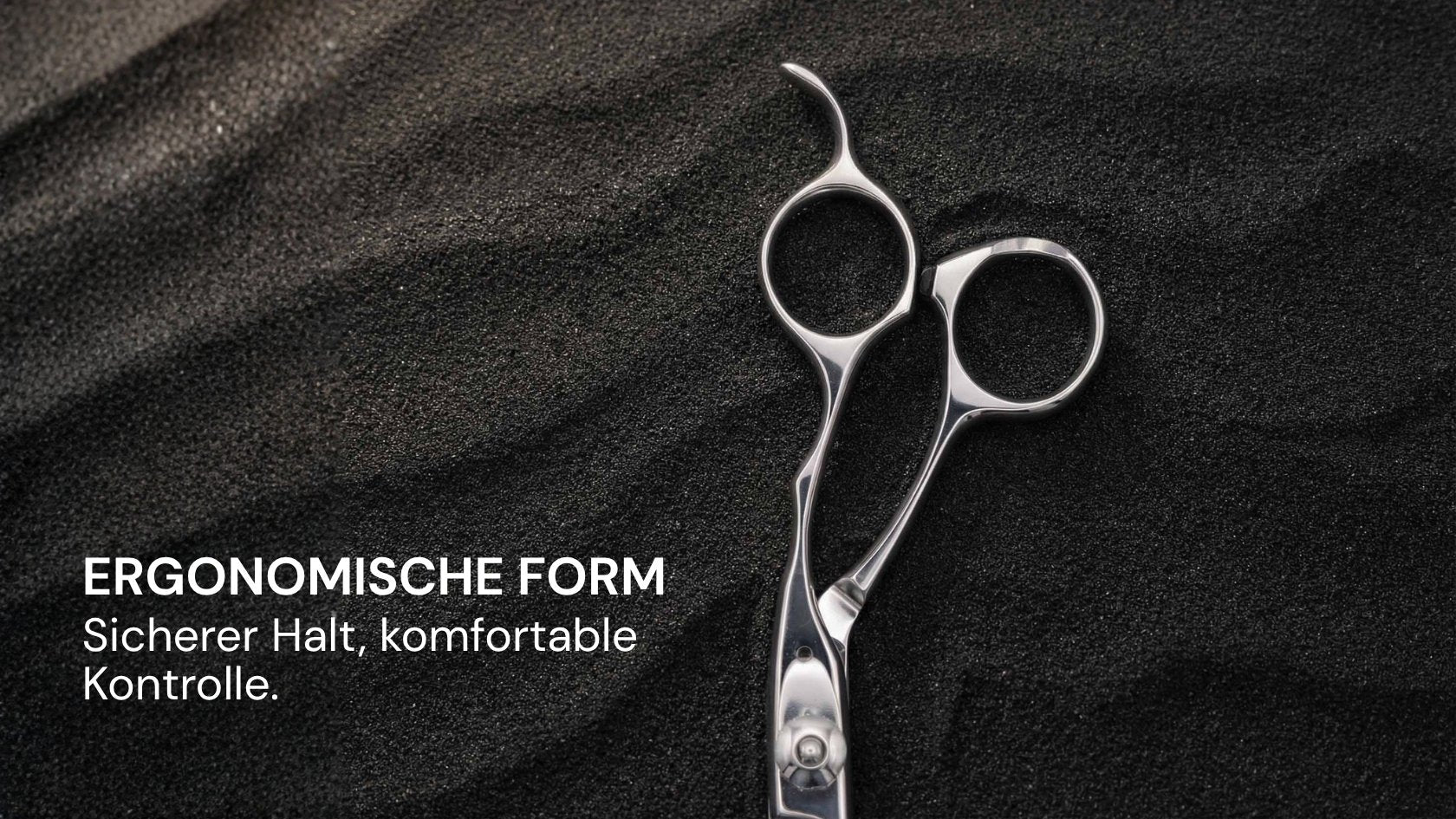 Friseurschere "Melissa" – Süße der Sehnsucht von LEADER mit ergonomischer Form für sicheren Halt und präzise Schneidekontrolle.