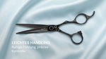 Friseurschere "Sirio Black" – Eleganz in Sternenlicht von LEADER mit leichter Handhabung und ruhiger, präziser Führung.