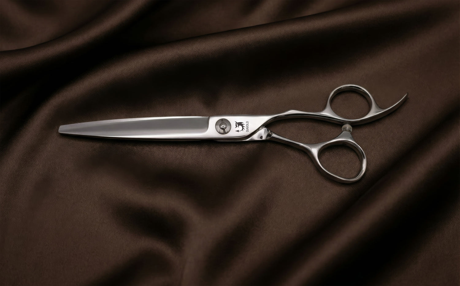 Friseurschere aus rostfreiem Stahl mit ergonomischem Griff, professionelles Haarschneidewerkzeug für Friseure