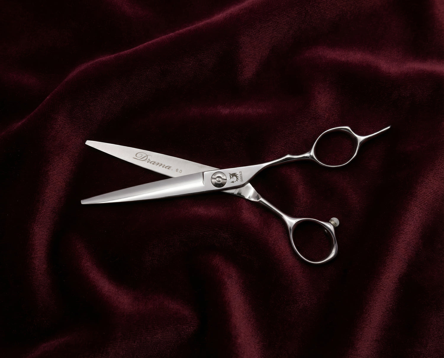 Friseurschere Drama aus rostfreiem Stahl mit ergonomischem Griff für professionelle Haarschneideanwendung